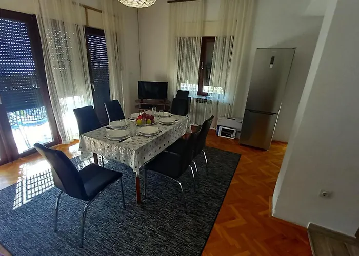 House Vukelic Apartment *